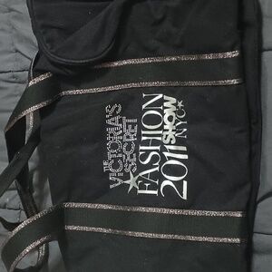 Victoria's Secret Fashion Show 2011 Model Huge Bag